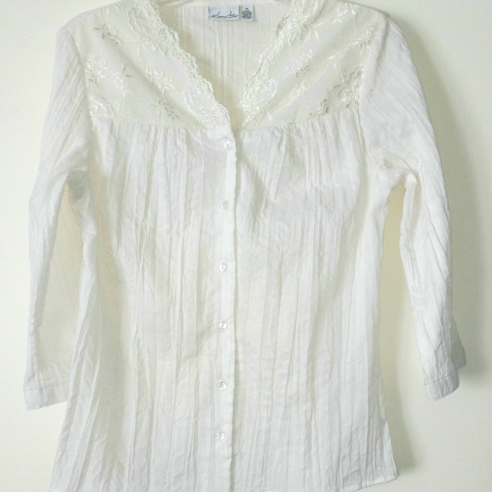 Kim Roger's PL button down crinkle fabric lacey v-neck blouse